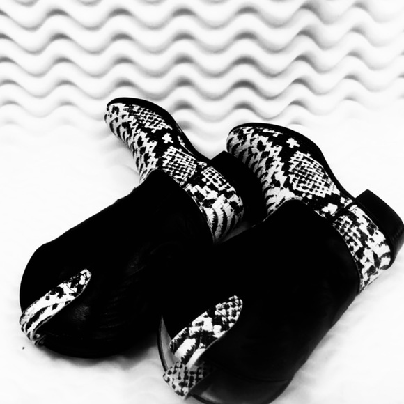 Old West Boots - Picture 2 of 6